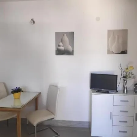 Jadranka - Free Parking And Grill Apartment