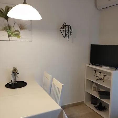 Apartment Jadranka - Free Parking And Grill